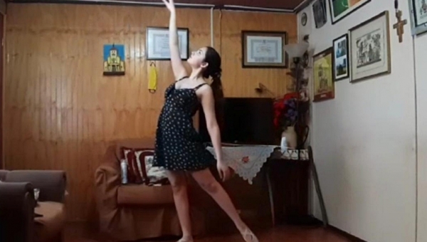 Motivadas y en todos los estilos, así son las clases del Taller de Danza de la sede Temuco